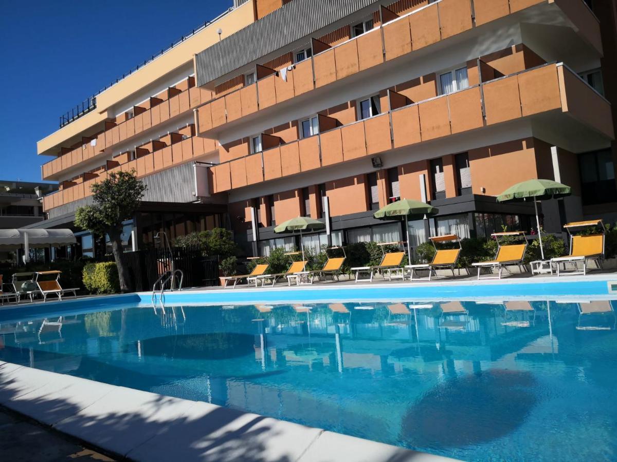 Park Hotel Rimini Esterno foto
