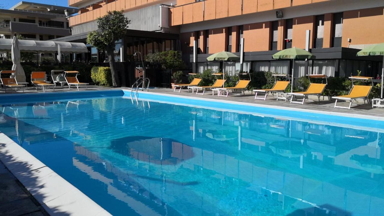 Park Hotel Rimini Esterno foto