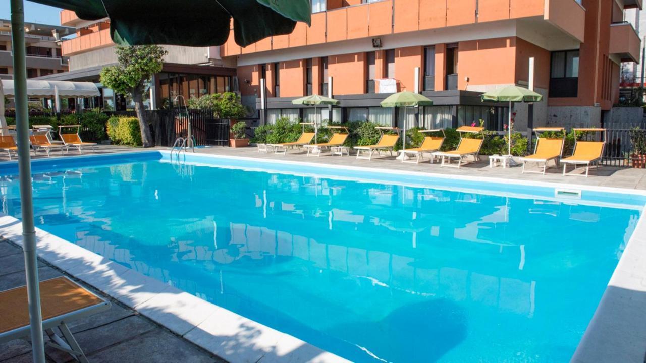 Park Hotel Rimini Esterno foto